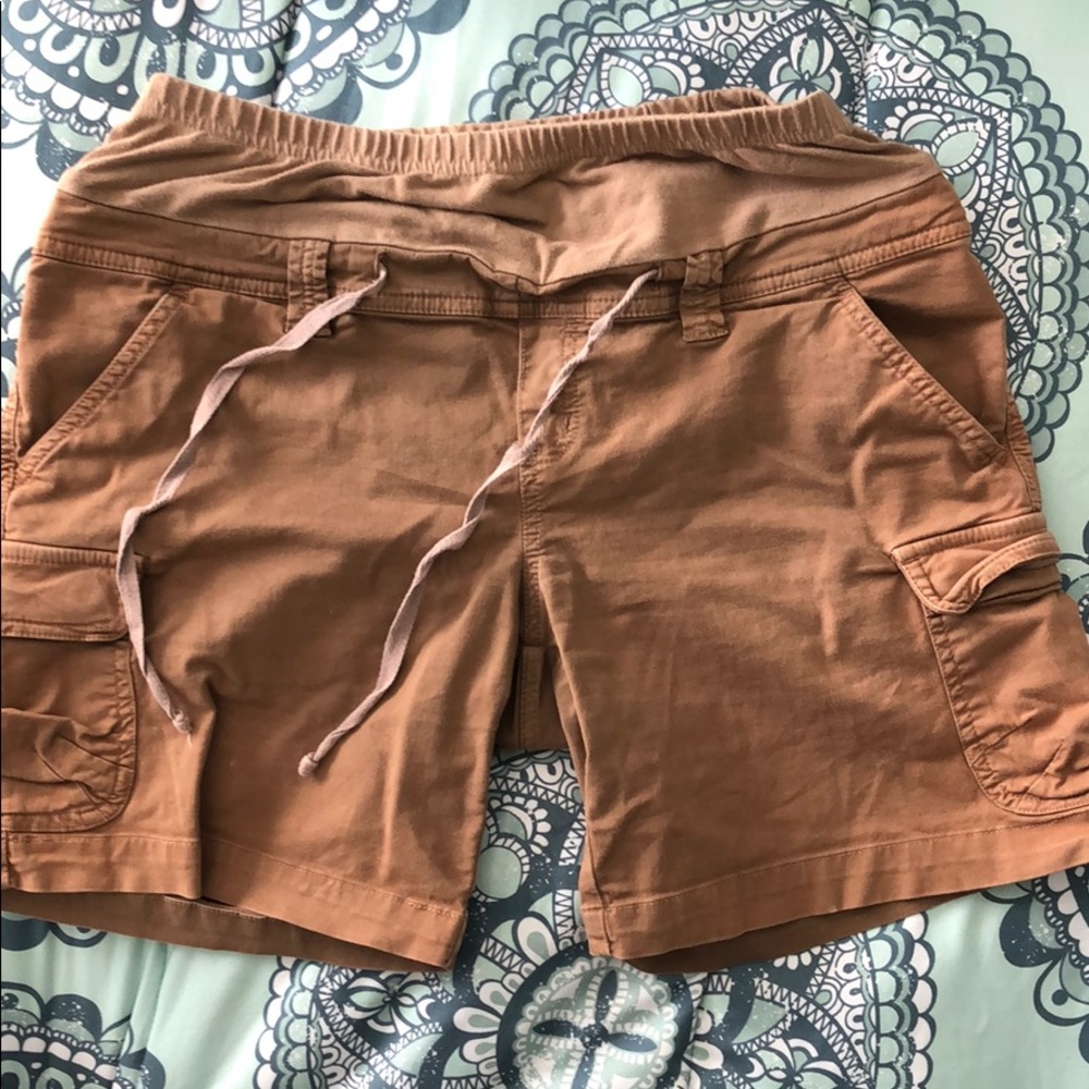 Mini Maternity tan shorts